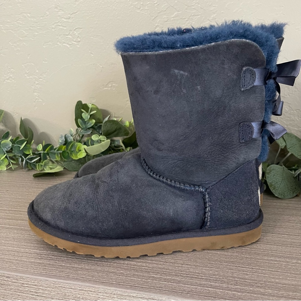 UGG Blue Bailey Bow Size 6 Boots‎ Winter Booties Suede